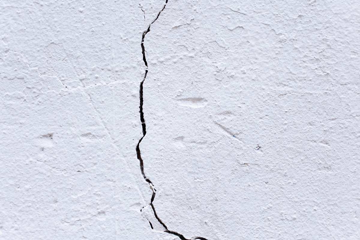 wall crack